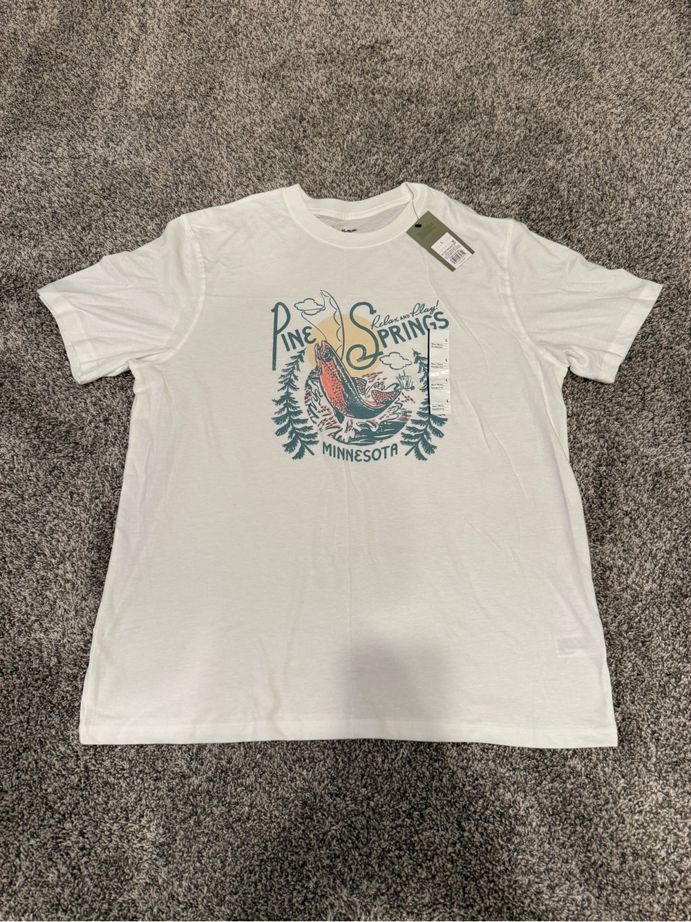 Goodfellow Large White Short Sleeve Tee with Pine Springs Minnesota Graphic